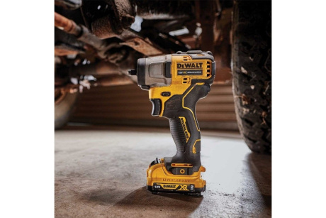 Купить Аккумуляторный гайковерт DeWalt DCF902D2-QW фото №2